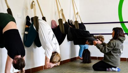 Cuerpo y mente en equilibrio: el poder del Yoga y el Stretching frente al estrés humano