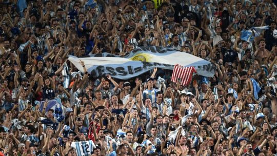 Hinchas argentinos en Brasil: denuncian provocaciones y un posible negocio detrás de los conflictos