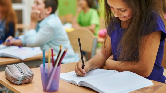 Vouchers Educativos: cuándo comenzaría el pago de agosto y cuál es el monto por estudiante
