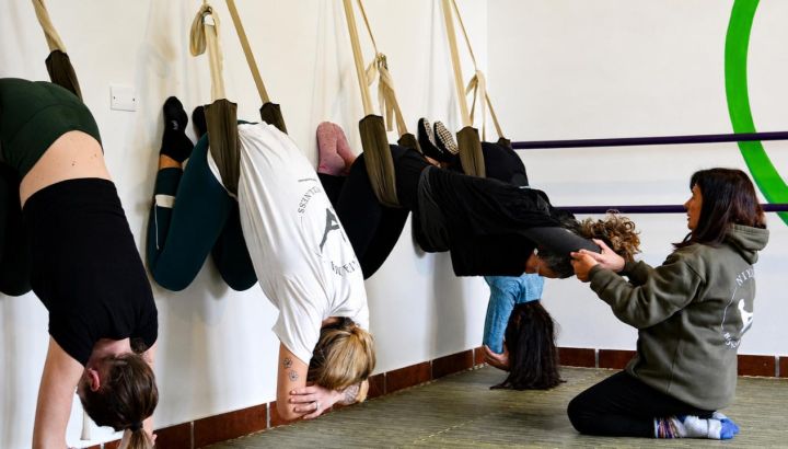 Cuerpo y mente en equilibrio: el poder del Yoga y el Stretching frente al estrés humano