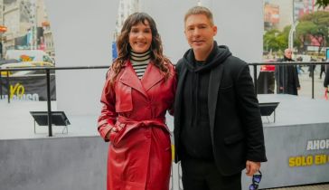 Natalia Oreiro y Adrián Suar en el Obelisco