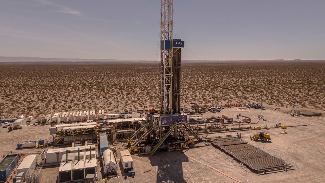Peter Thiel reports stake in Argentine shale oil exporter Vista