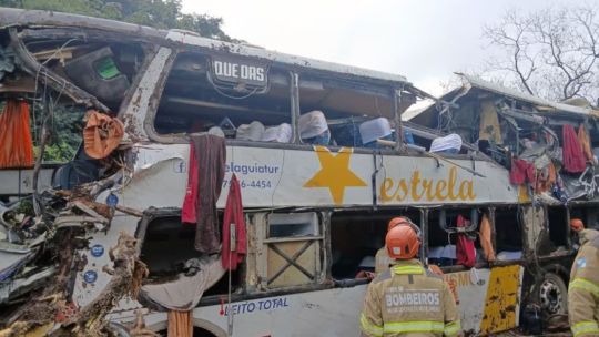 Diez mujeres murieron tras el vuelco de un micro en Brasil