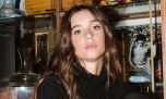 Así es el living de Lucía Celasco, la nieta de Susana Giménez: Estética glam, toques vintage y combinación de colores neutros con mostaza