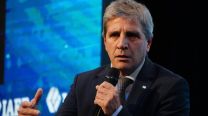 Luis "Toto" Caputo cruzó a Clarín por las críticas a su gestión