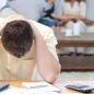 Encuesta: la mitad de los argentinos que se endeudan tiene más de un empleo