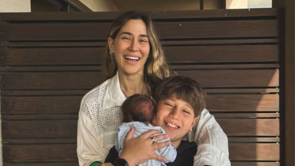 Jimena Barón junto a sus hijos Momo y Arturo