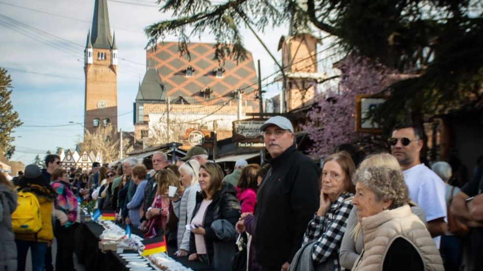 Éxito del primer Strudel Fest: Villa General Belgrano vendió más de 100 metros de strudel y reunió más de $10 millones para el hospital
