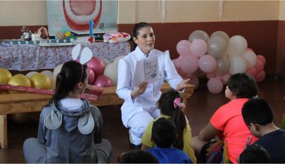 "Demasiado linda tu sonrisa": el lema de la Dra. Caramello para enseñar jugando
