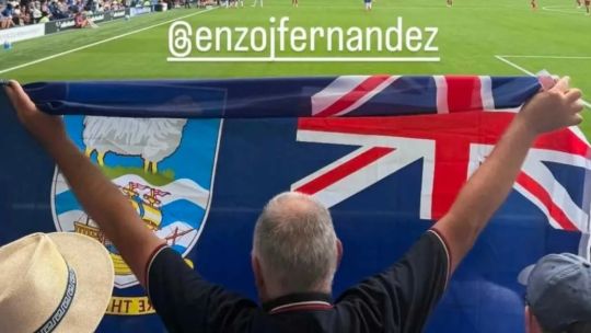 La FIFA abrirá una investigación contra un hincha del Chelsea que exhibió una bandera británica de las Malvinas