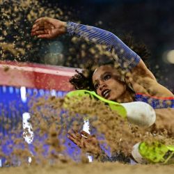 La británica Jazmin Sawyers compite en la final de salto de longitud femenino durante el Campeonato Europeo de Atletismo en el Estadio Alexander de Birmingham, Inglaterra. | Foto:Ben Stansall / AFP