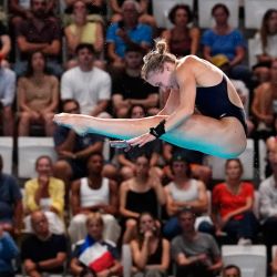 La clavadista británica Maisie Bond compite en la final de la prueba femenina de plataforma de 10 metros durante el Campeonato Europeo de Natación LEN, en el Centro Acuático Olímpico de Saint-Denis, en las afueras del noreste de París, Francia. | Foto:DIMITAR DILKOFF / AFP