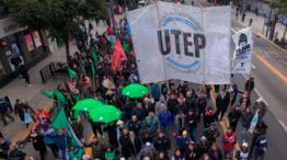 Marcha CGT, CTA y UTEP al Ministerio de Economía.