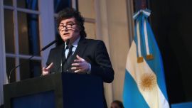 Al revés del Indio Solari: Milei dijo que "mentir es violencia", en un nuevo ataque grosero contra los periodistas