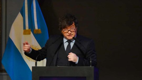 Tras su discurso en el Council of the Americas, Milei volvió a apuntar contra los periodistas y los acusó de “corruptos y ensobrados”