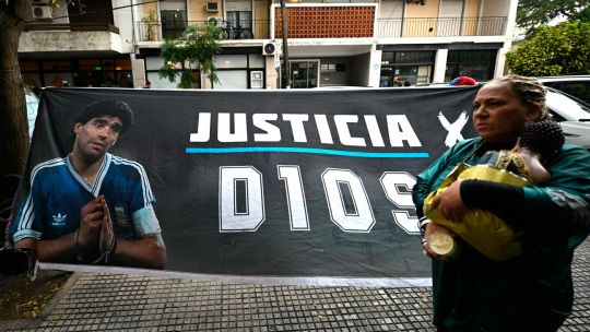 Maradona death trial on hold amid suspected father-son kidney test mix-up