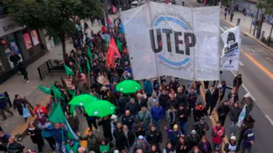 La CGT vuelve a las calles contra Milei y marcha a Economía por el endeudamiento de millones de familias
