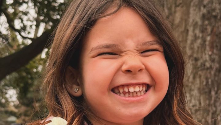 Sarah Burlando sigue los pasos de su mamá y protagonizó su primera campaña como modelo