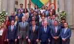 La foto de Cerimedo con los funcionarios del gobierno boliviano que ahora lo desconocen