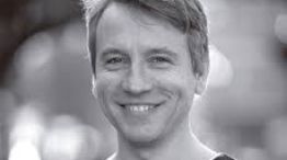 Denis Smith, escritor y director.