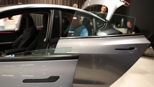 Tesla retira casi 3 millones de autos en China por riesgos en las puertas