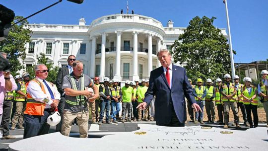La feroz carrera de Trump para completar el suntuoso salón de baile en la Casa Blanca