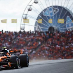 El piloto británico de McLaren, Lando Norris, conduce durante el Gran Premio de los Países Bajos de Fórmula 1 en el circuito de Zandvoort, al oeste de los Países Bajos. | Foto:Simon Wohlfahrt / AFP