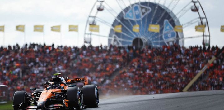 El piloto británico de McLaren, Lando Norris, conduce durante el Gran Premio de los Países Bajos de Fórmula 1 en el circuito de Zandvoort, al oeste de los Países Bajos.