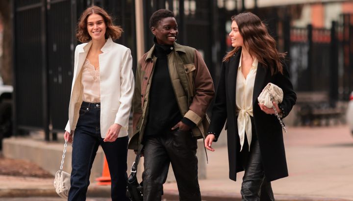 Anti-trend: qué es y por qué redefine la moda en 2026