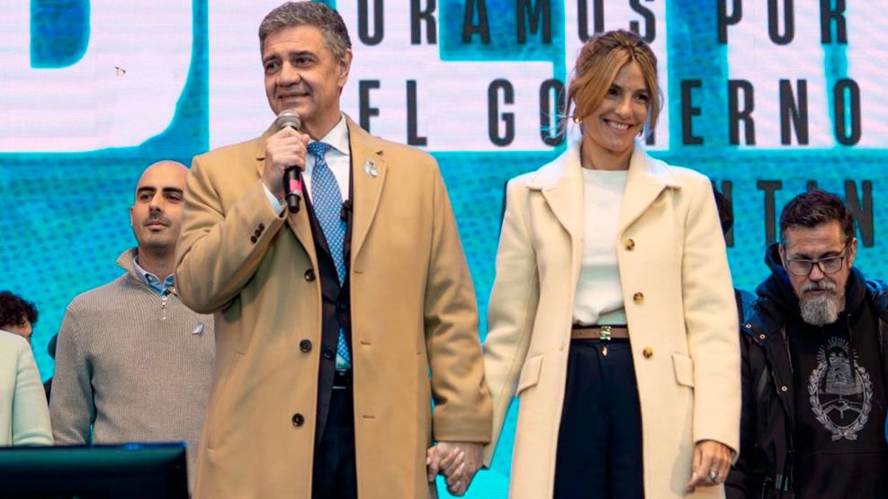 230826_jorge_macri_esposa_cedoc_g