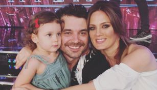 Paula Chaves y Pedro Alfonso junto a Olivia