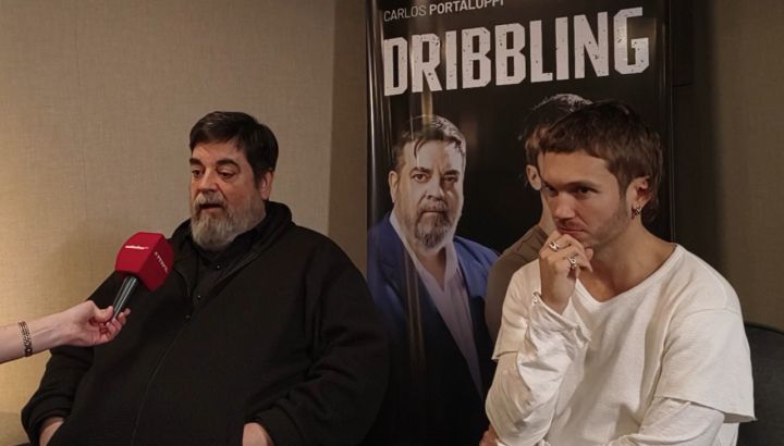 Un futbolista y una denuncia por abuso que sacude su vida: Carlos Portaluppi y Franco Masini estrenan "Dribbling", una obra para reflexionar