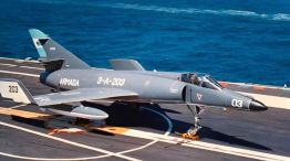 La Armada Argentina retirará del servicio activo su avión caza naval Super Étendard