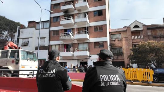 Desalojaron un edificio tomado hace 30 años en Núñez: tenía más de 100 ocupantes y graves problemas estructurales