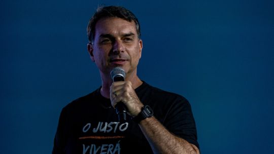 Lula’s poll lead over Bolsonaro shrinks as Brazil election campaign opens