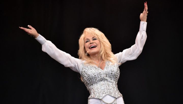 Murió Dolly Parton, leyenda de la música e icono del country, a los 80 años: el video de su familia