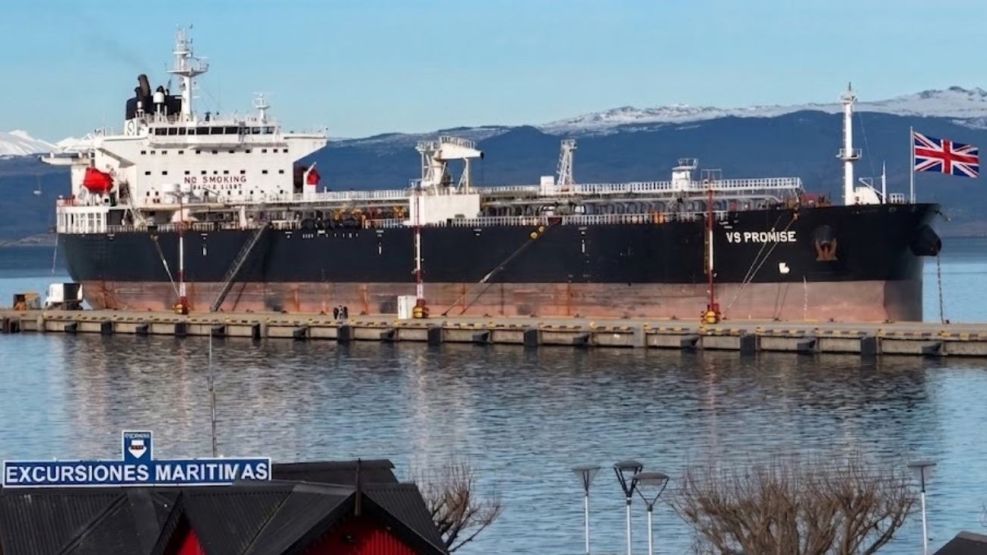 Buque británico VS Promise en Tierra del Fuego