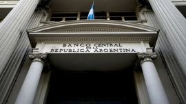 Sin bancos durante 5 días seguidos: El Banco Central estableció feriados bancarios por la visita del papa León XIV