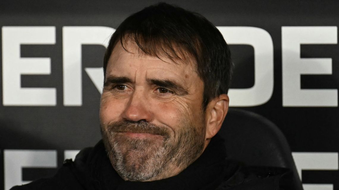 Coudet sale de River Plate tras menos de siete meses en el cargo