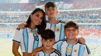 Antonela Roccuzo y sus hijos, Thiago, Mateo y Ciro