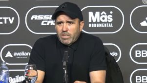 Eduardo Coudet en conferencia de prensa
