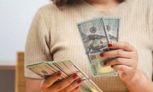 Los argentinos mantienen el ahorro en dólares pero eligen bancarizar sus divisas