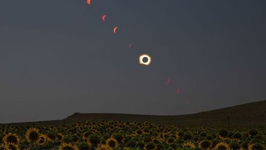 Norman Powell destacó en RDC la particularidad del eclipse lunar: "Un fenómeno de esta naturaleza no ocurre más que en 18 años"