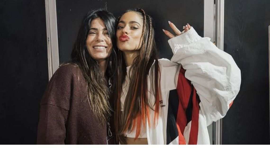 El furioso descargo de Mariana Muzlera, la mamá de Tini, después de que Alejandro Stoessel le lanzara piedras a un grupo de periodistas - celebridades news from Caras