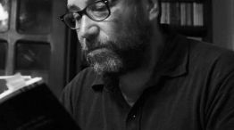 El poeta y editor Alejandro Cesario.