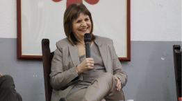 En su visita a un colegio, Patricia Bullrich propuso otorgar mayor "libertad" a los alumnos