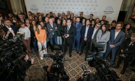 Oposición pidió la sesión por el endeudamiento