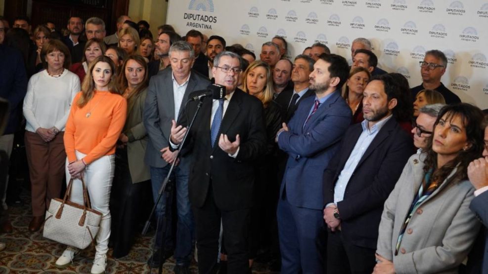 Oposición pidió la sesión por el endeudamiento