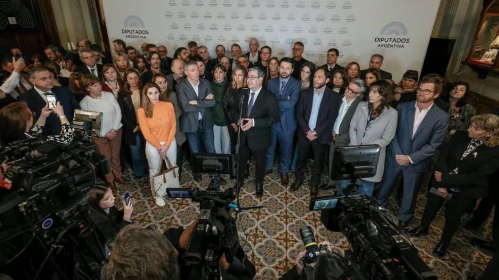 Oposición pidió la sesión por el endeudamiento