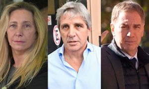 Karina conduce; Toto maneja la caja y Santilli lleva las negociaciones.  